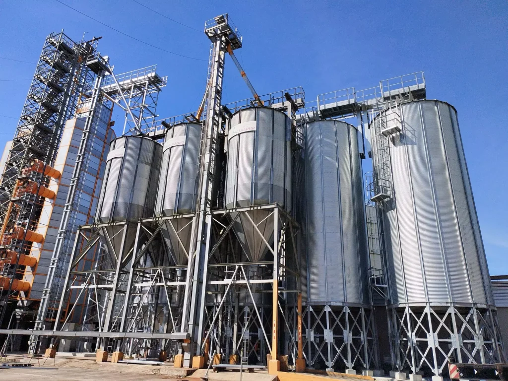 Descubre las Últimas Innovaciones en Almacenamiento Agrícola 2 Reducción de las pérdidas poscosecha: Las nuevas tecnologías pueden ayudar a los agricultores a reducir las pérdidas de productos agrícolas durante el almacenamiento, lo que puede traducirse en ahorros de costes y una mayor rentabilidad.