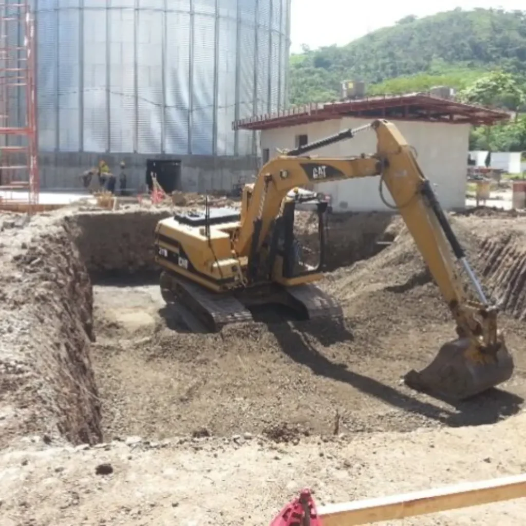 SISTEMA DE ARMAZENAMENTO DE TRIGO 14 SILOS 5000 TON. TORRE DE LIMPEZA SISTEMA DE DESPACHO AUTOMATIZAÇÃO