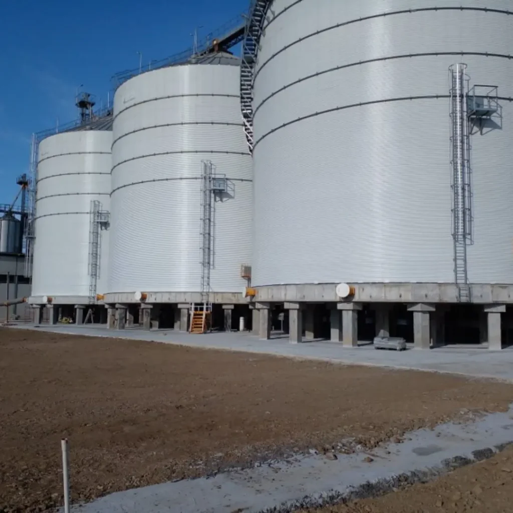 TURNKEY 3 Flat Bottom Silos 1,600 Tn Capacity each. Total 4,800Tn Storage Capacity